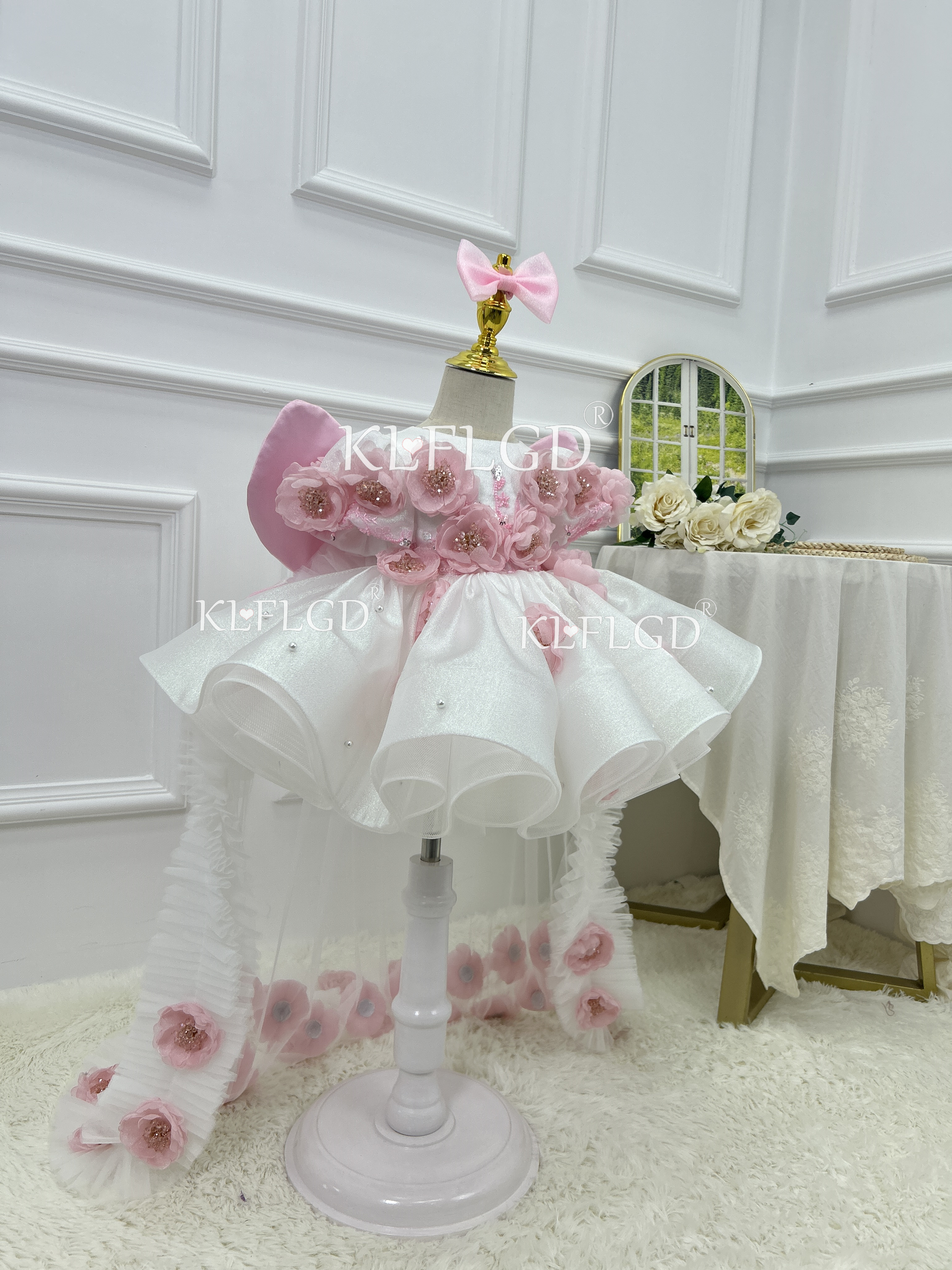 Luxurious and elegant girls bi - مراجعة Baby Z Clothing وسعره